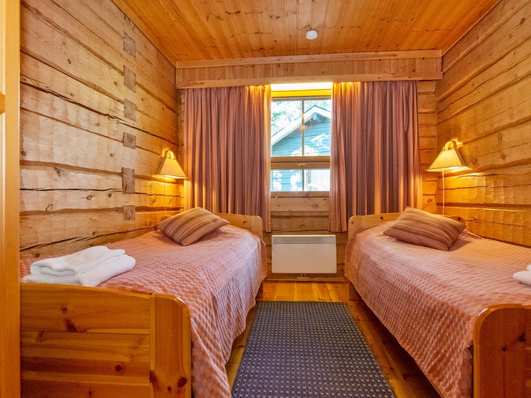 3 makuuhuonetta, internet