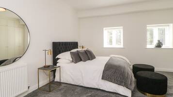 4 bedrooms, individually decorated, individually furnished, free WiFi