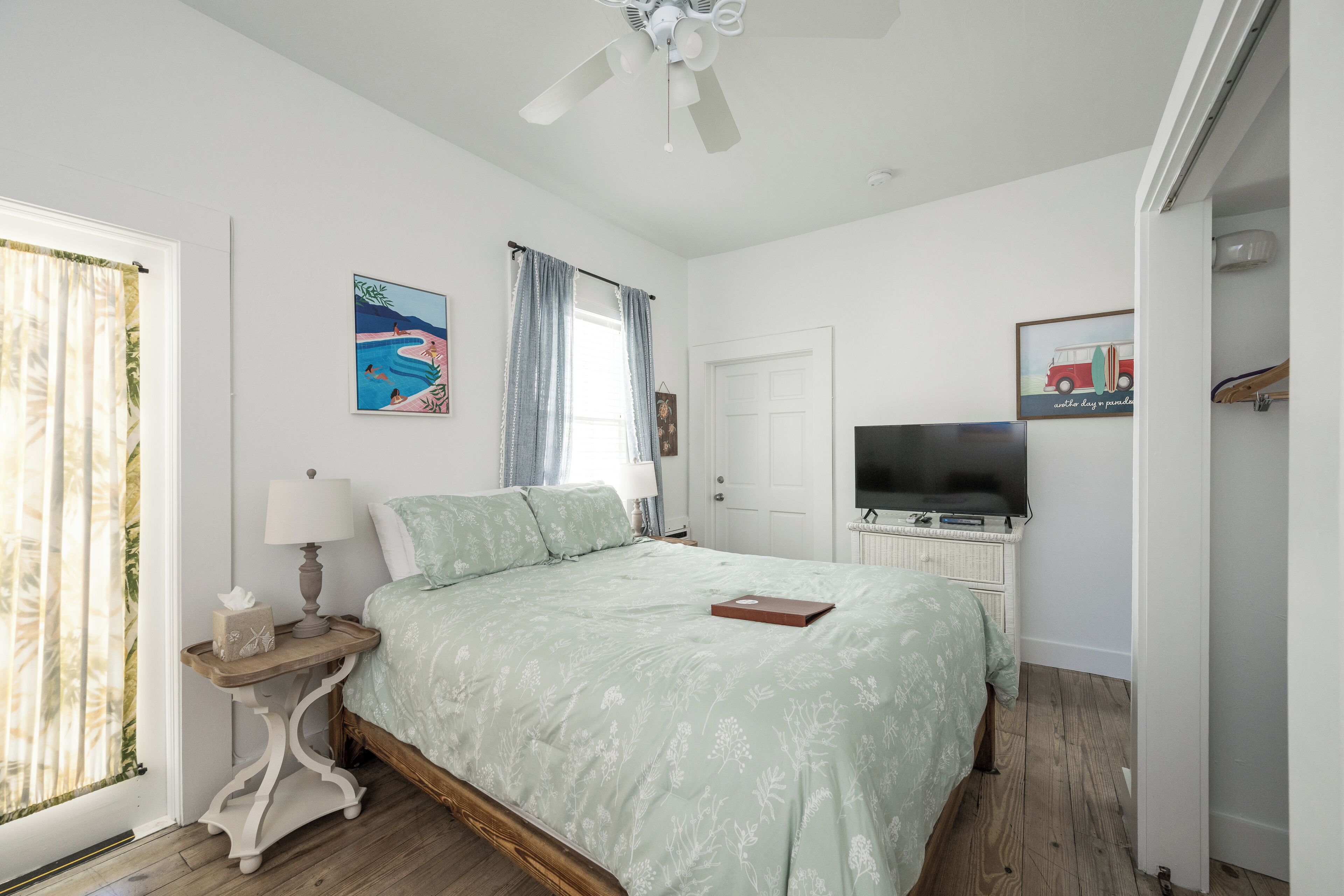 1 bedroom, iron/ironing board, internet, bed sheets