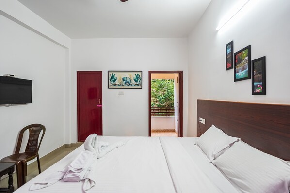 ملاءات للفراش لا تسبب الحساسية ومكتب وواي فاي مجانًا وملاءات أسرّة