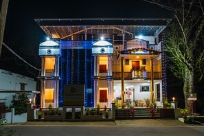 Mặt tiền nơi lưu trú