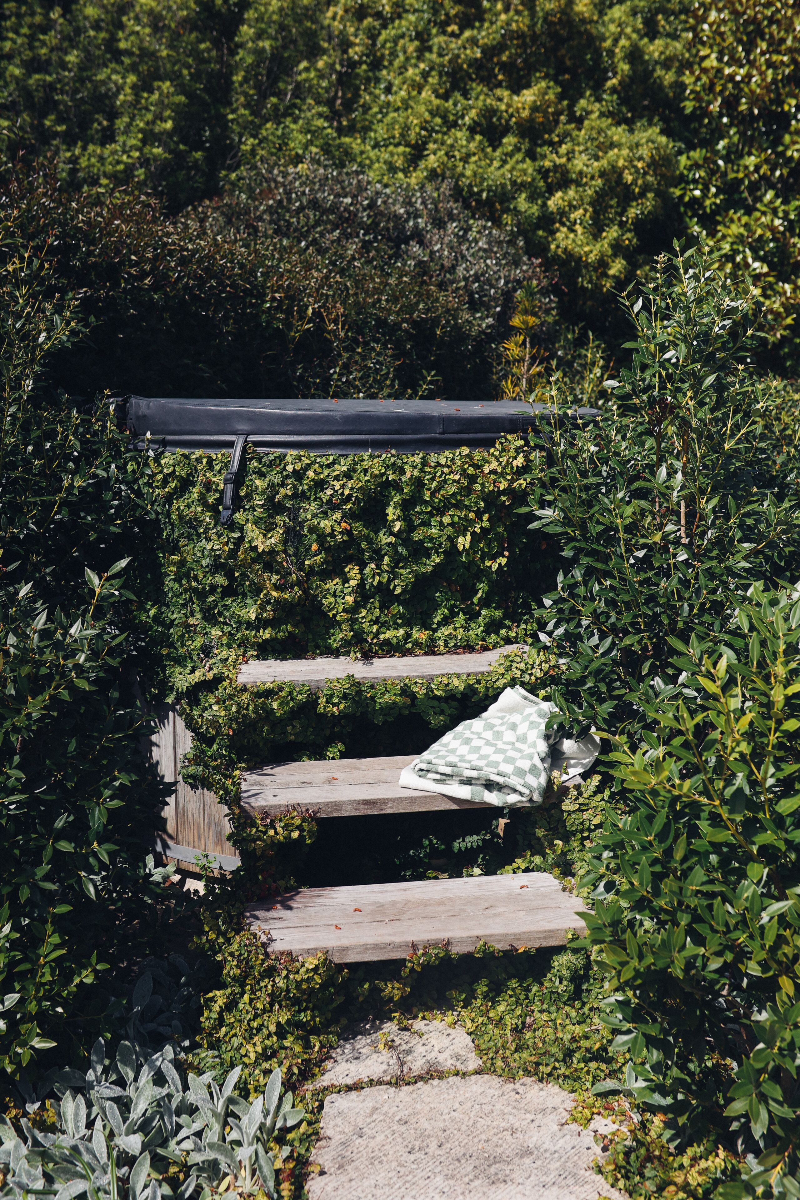Deluxe House | Private spa tub