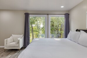 5 bedrooms, free WiFi, bed sheets