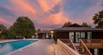 Amber Refresh by AvantStay | Pool and Hot Tub