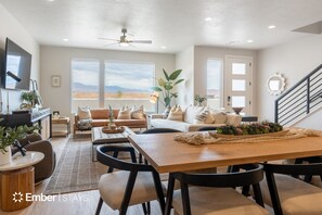 Smart-TV, Kamin, Tischfußball