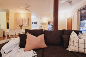 TV - Onslow Reel in Serenity: Coastal Escape Fishing (Onslow)