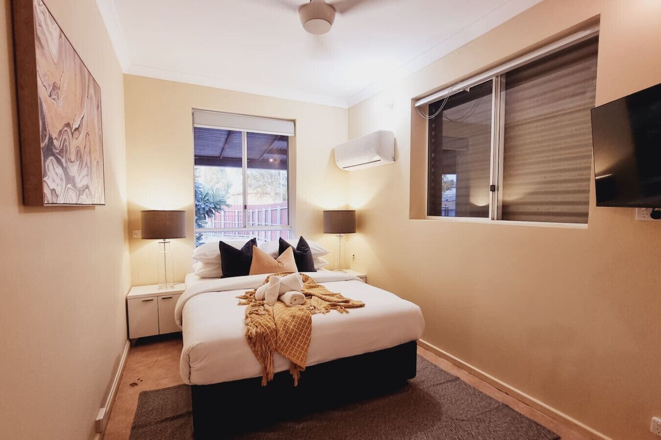 3 Schlafzimmer, Schreibtisch, Bügeleisen/Bügelbrett, WLAN