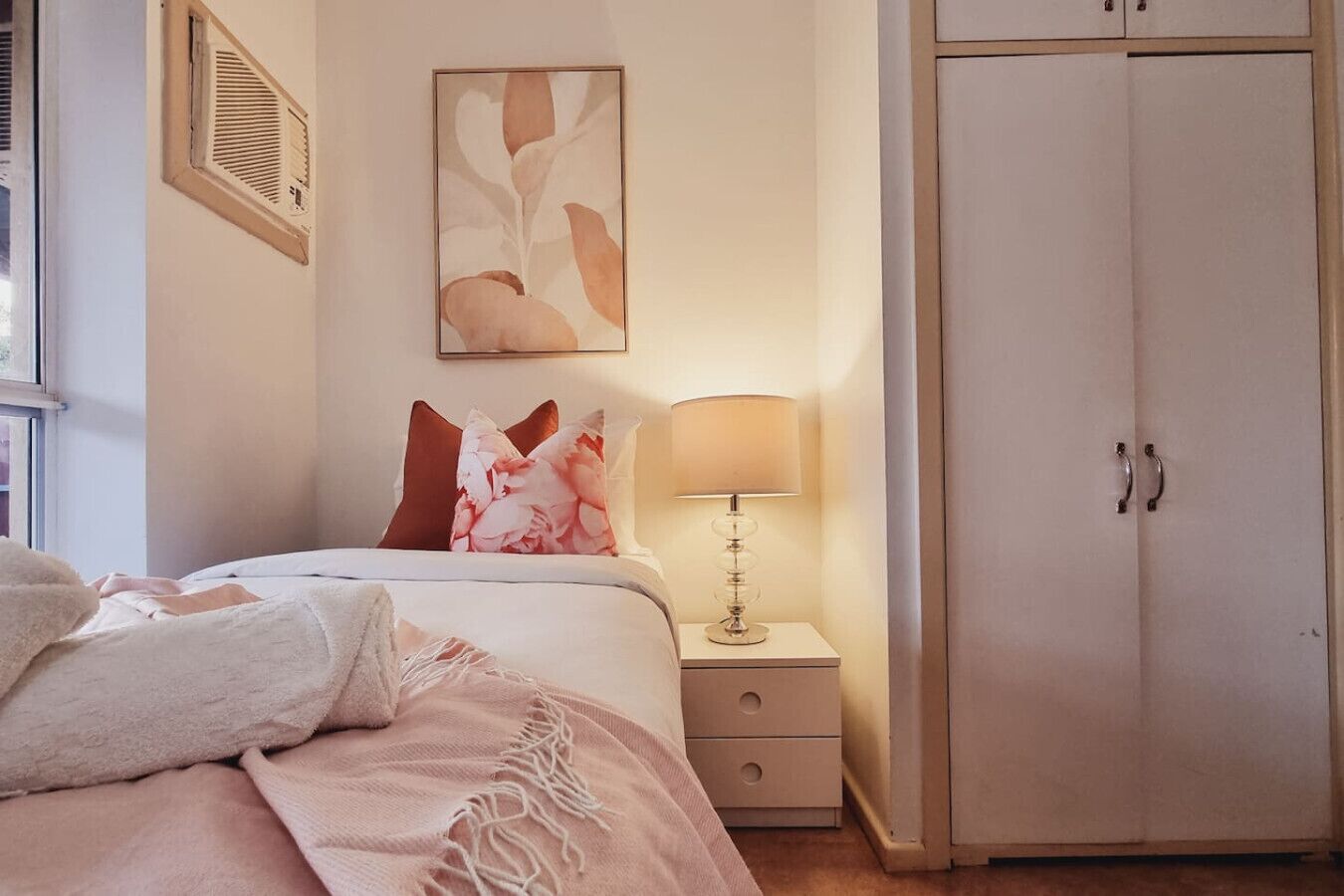 3 bedrooms, desk, iron/ironing board, WiFi