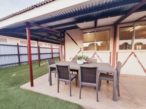 Outdoor dining - Onslow Reel in Serenity: Coastal Escape Fishing (Onslow)