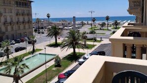 Unclassified image, 2 of 13, button - Viareggio live in  Top deco (Viareggio)