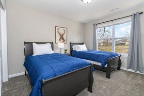 3 chambres, fer et planche à repasser, lit de bébé portatif, Wi-Fi