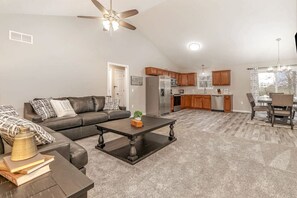 TV - 16 E Persimmons · Quietly nestled among the Nook (Hamilton)