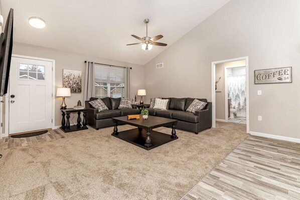 TV - 16 E Persimmons · Quietly nestled among the Nook (Hamilton)