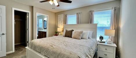 3 bedrooms, desk, iron/ironing board, travel crib