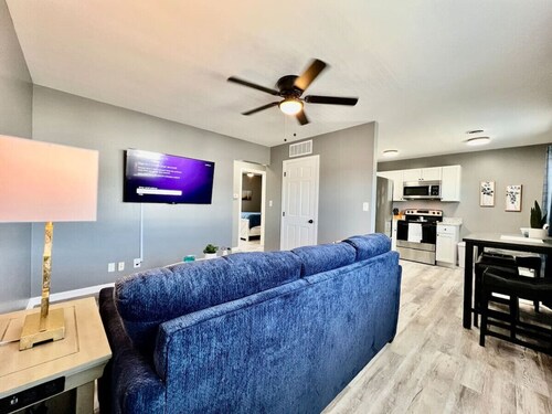 Sleek remodeled Design 2 Bed Trenton, OH Apartment