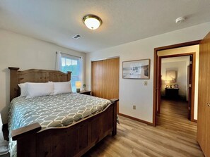 2 habitaciones, tabla de planchar con plancha, cuna de viaje y wifi 