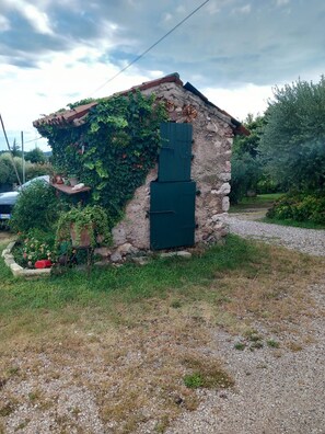 Enceinte de lâhĂ©bergement