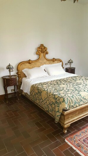 5 sovrum, strykjärn/strykbräda, gratis wi-fi och sängkläder