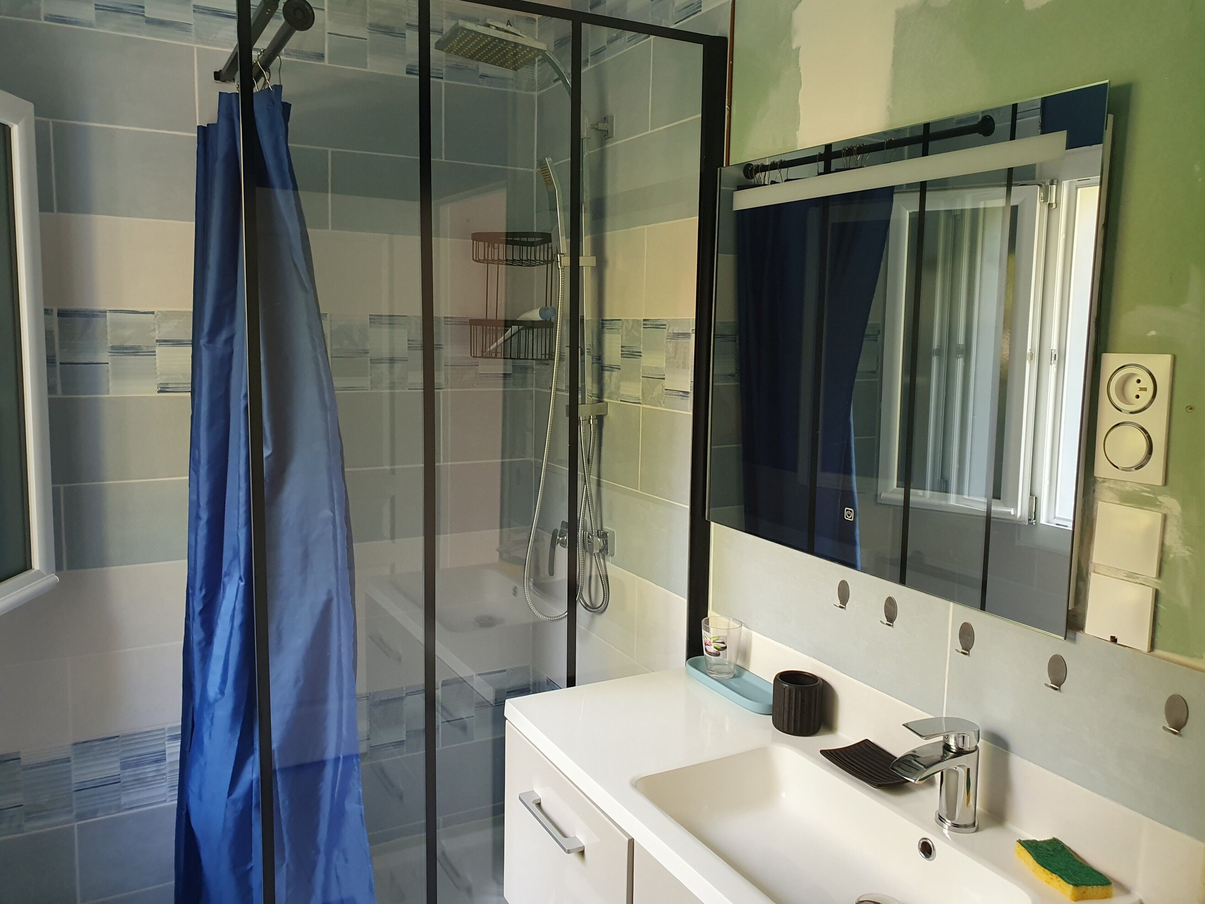 Een douche, een haardroger