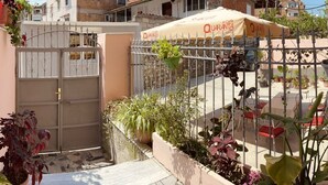 Front of property - GuestHouse EnSal (Berat)