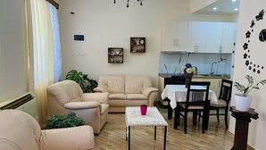 Family Apartment | Private kitchen - GuestHouse EnSal (Berat)