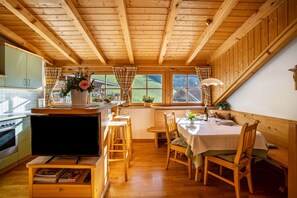 Dining - Holiday Apartment "Adults Only Wasserfall Hegedex" with Mountain View, Balcony & Wi-Fi (Pfunders)