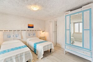 2 bedrooms, bed sheets