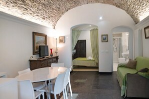 Interior - Apartment 'Primo Mare, Borgo Dei Pescatori' with Wi-Fi (Cervo)