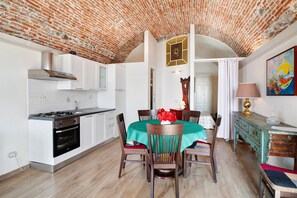 Dining - Apartment 'Actis2, Borgo Dei Pescatori' with Balcony, Wi-Fi and Air Conditioning (Cervo)
