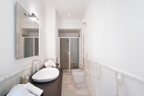 Shower - Apartment 'Actis1, Borgo Dei Pescatori' with balcony and wifi (Cervo)