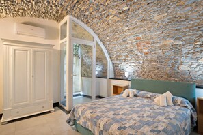 2 bedrooms - Apartment 'Dipinti, Borgo Dei Pescatori' with Wi-Fi and Air Conditioning (Cervo)