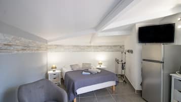 4 chambres, fer et planche à repasser, Wi-Fi gratuit, draps fournis