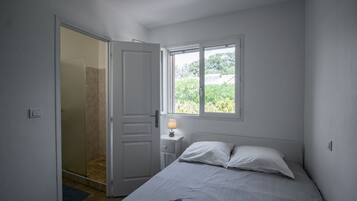 4 Schlafzimmer, BĂŒgeleisen/BĂŒgelbrett, kostenloses WLAN, BettwĂ€sche
