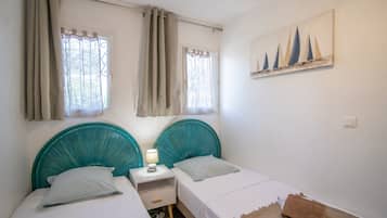 3 bedrooms, iron/ironing board, free WiFi, bed sheets