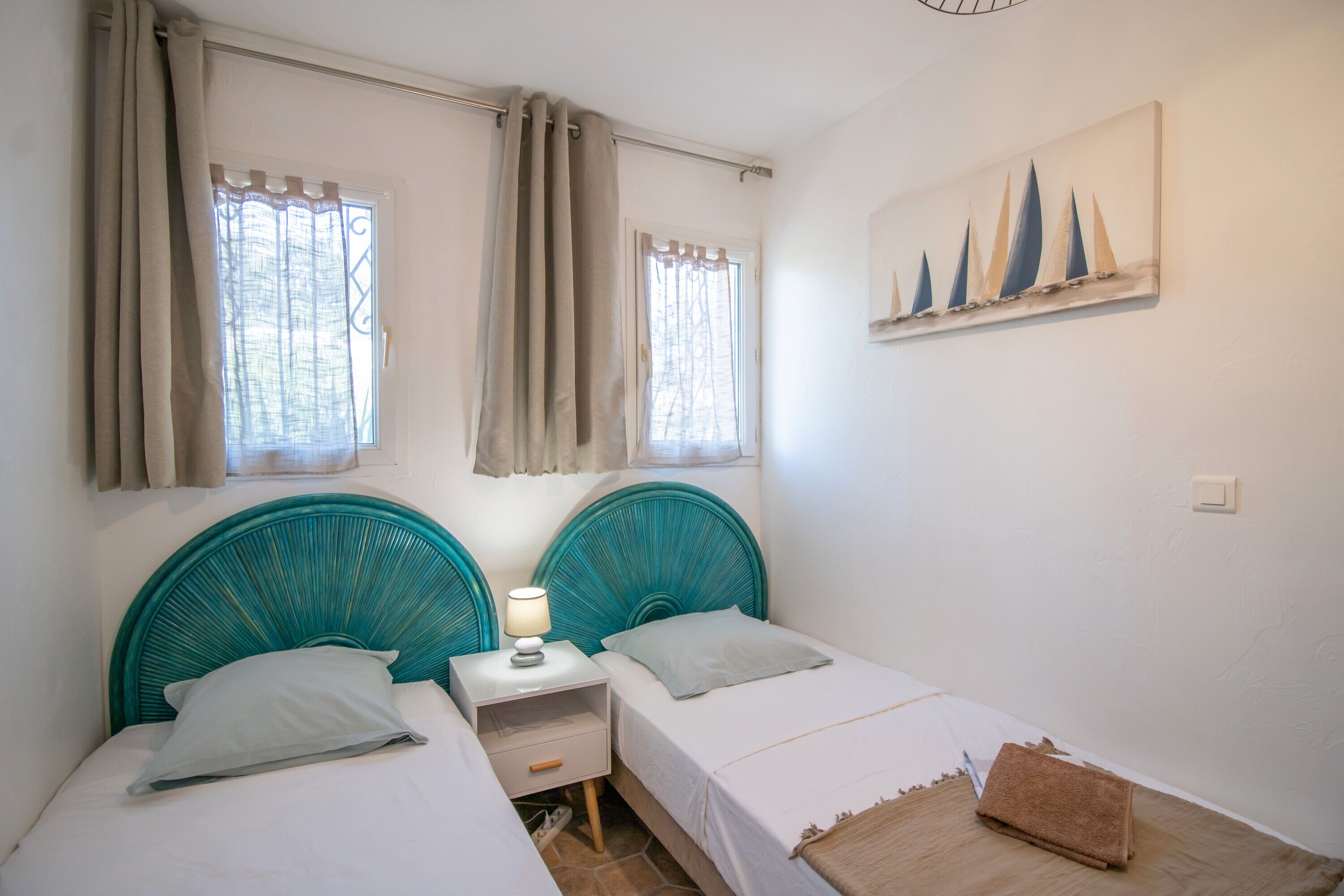 3 dormitorios, tabla de planchar con plancha, wifi gratis y ropa de cama