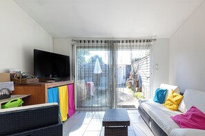 TV - Studio Apartment 'Cap Breton' with Private Terrace, Wi-Fi and Air Conditioning (Capbreton)