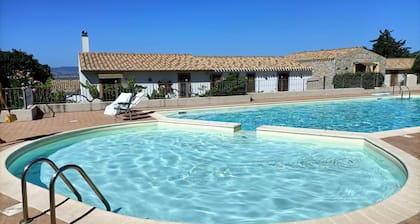 Ferienhaus "Villa Vigna" mit Meerblick, Pool und WLAN