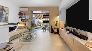 Télévision, chaîne hi-fi