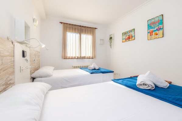 3 habitaciones, tabla de planchar con plancha y wifi gratis