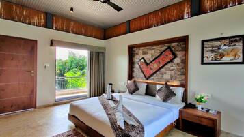 Quarto casal superior | 1 quarto, ferros/tábuas de passar roupa, roupa de cama