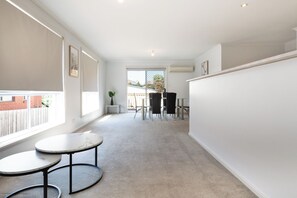 Dining - Homely Suburban Delight with Parking & Wi-Fi (Prospect Vale)