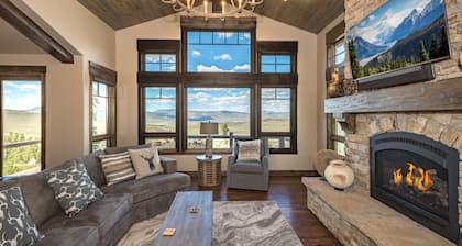 Mountainside Vista - Luxury Home with Stunning Views - Ski In / Ski Out!