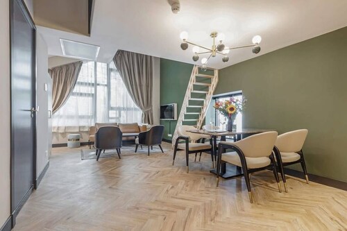 High-end boutique apartment near city center!