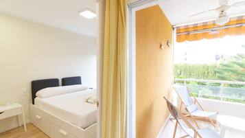 1 habitación, tabla de planchar con plancha, wifi y ropa de cama