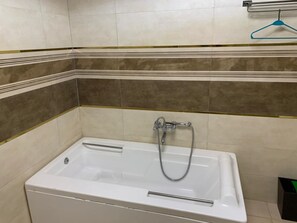 Superior Double Room | Bathroom amenities - Hotel Blue Waves (Port Blair)