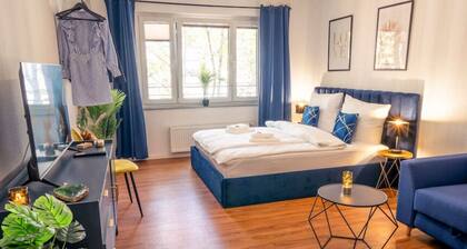 Premium Studio | 1 Min to HBF