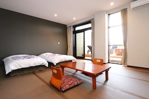Quarto, para não fumantes (1-4 pax, w/open air bath, seaside) | Wi-Fi de cortesia