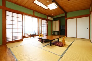 Traditional Room, Non Smoking, Shared Bathroom (1-5pax,PrivateToilet,NoShower,Seaside) | Free WiFi - Ohnoso (Onjuku)