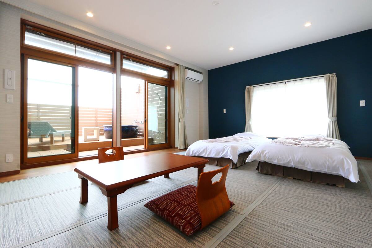 Rom, ikke-røyk (1-4 pax, w/open air bath, seaside) | Wi-fi (inkludert)