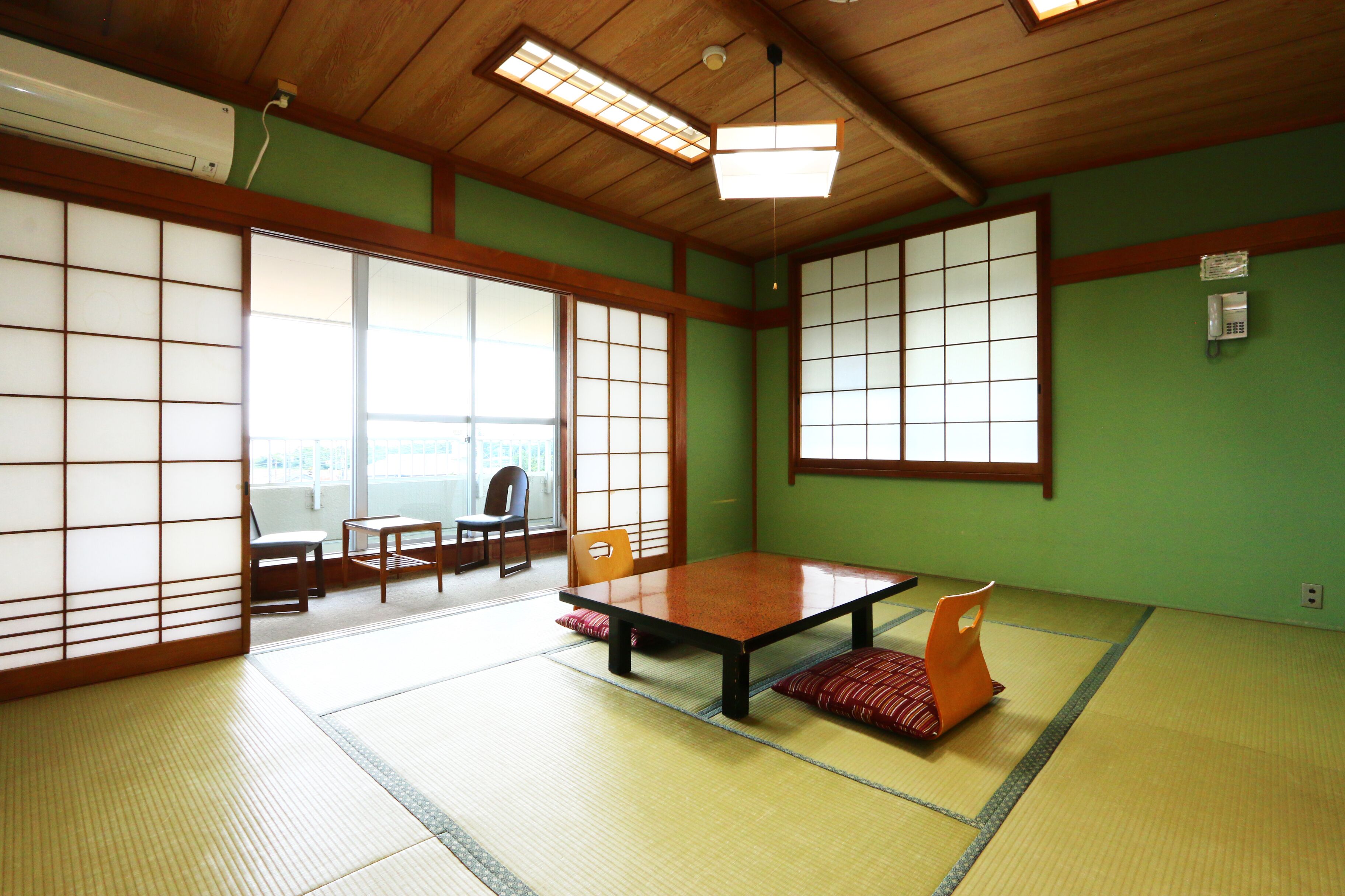 Quarto tradicional, para não fumantes (1-5pax,PrivateToilet,NoShower,Seaside) | Wi-Fi de cortesia